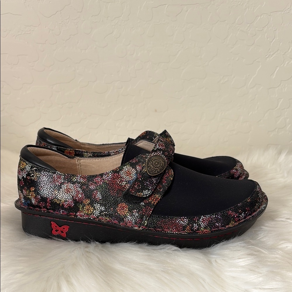 ALEGRIA leather Stylish women’s Floral Slip-On Shoes. 38 (8 US)